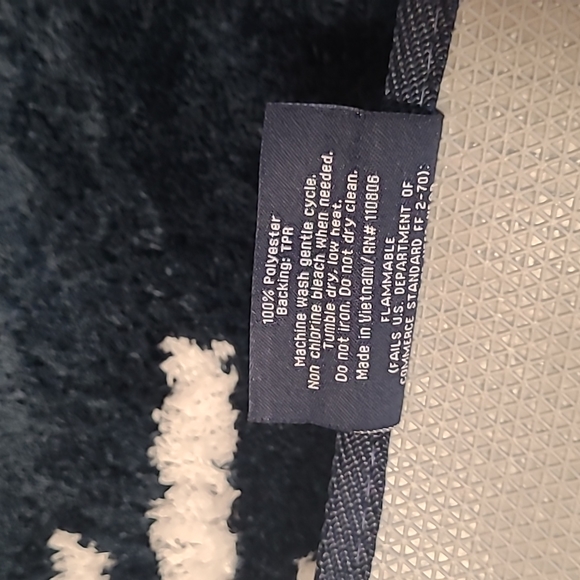 Bath Rug Set - Picture 4 of 4